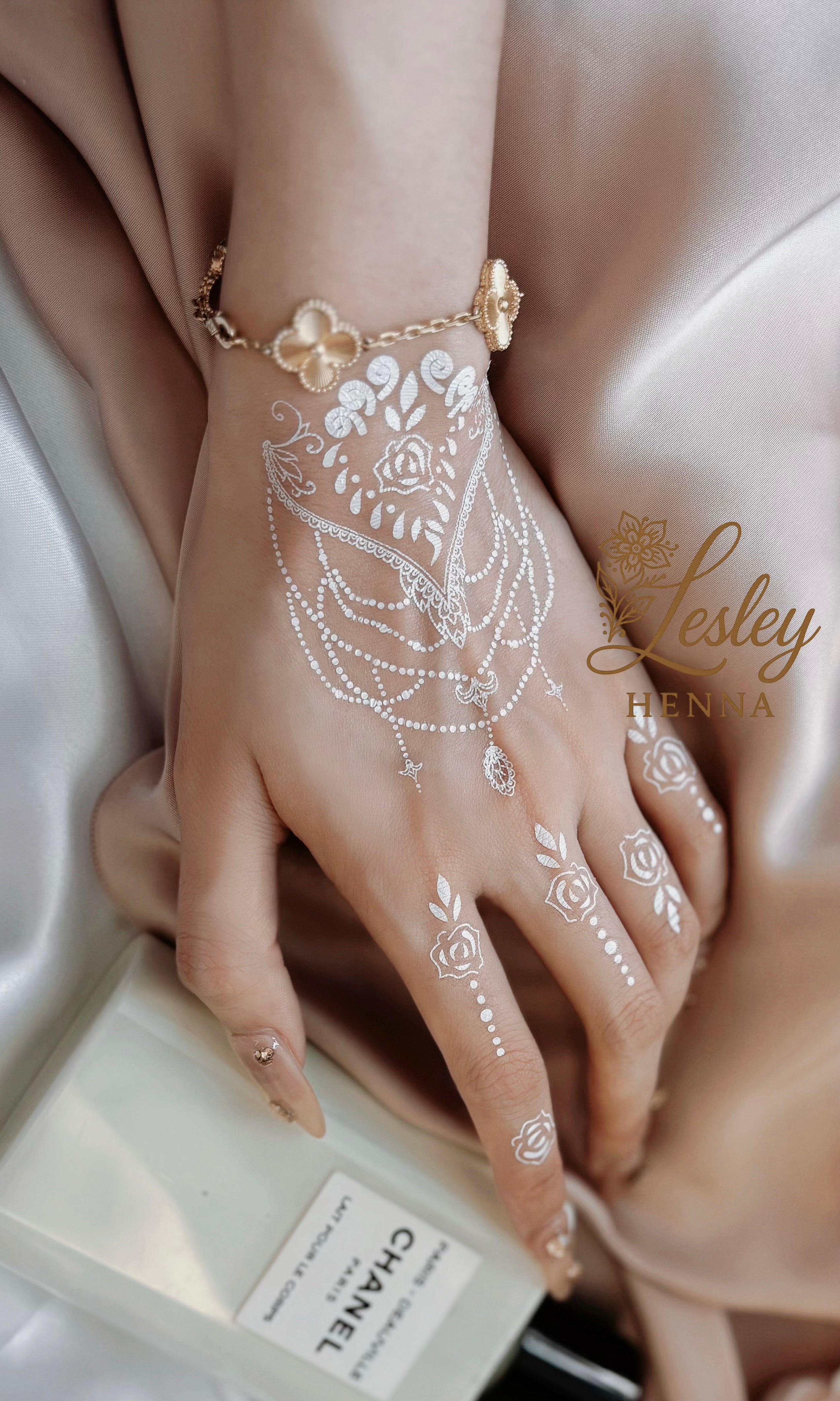 Vintage Lace Hand Chain White Henna Sticker | Elegant Temporary Tattoo